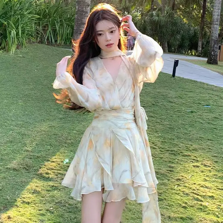 Fall 2025 Tea Break V-Neck Bubble Sleeve Chiffon Yellow Floral Print Dress Waist-Cinching Asymmetrical Short Fairy Skirt