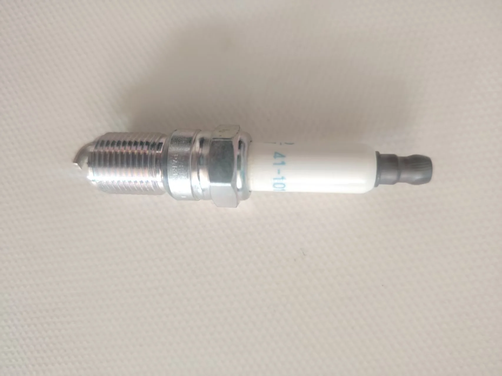 

41-101 12568387 12681664 12565030 High-Quality Spark Plugs Suitable for Chevrolet, Gmc, Buick, and Other Models