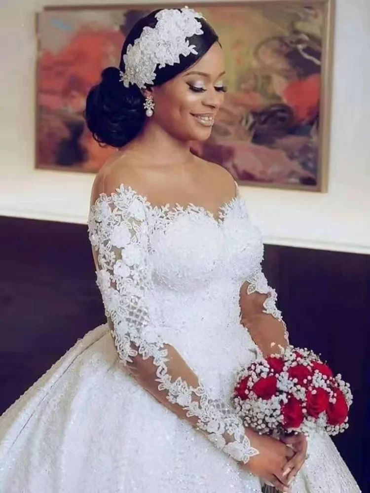 Robe de mariée en dentelle à encolure dégagée personnalisée pour les patients, robes de mariée africaines à manches longues avec appliques, train de balayage, 2023