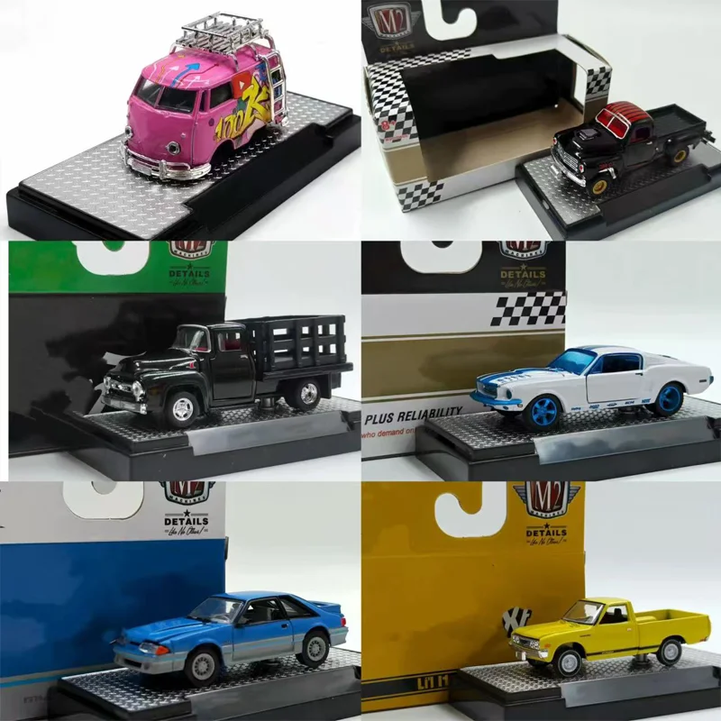 

M2 1:64 Scale Die-cast Alloy Classic Vintage Car Model, Static Collectible Ornament, Retro Pickup Truck, Birthday Gift for Boys
