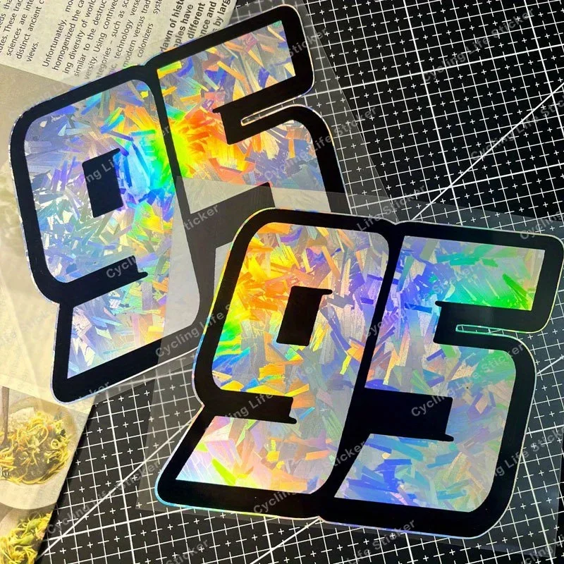 1 Buah Stiker Mobil Holografik Unik '95, Aksesori Sporty untuk Mobil, Jadikan Mobil Anda Tampil Menonjol dengan Stiker Berwarna Cerah Ini