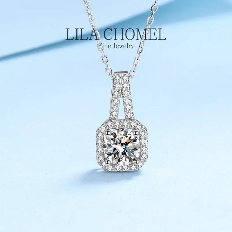 

Nice White Gold 18K Certified 0.5/1/2 Carat Moissanite Diamond Pendants Square Gemstone Necklaces for Women Wedding Fine Jewelry