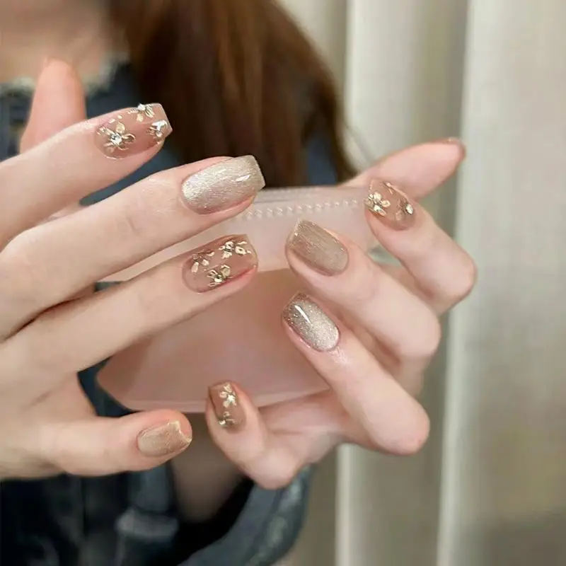 unhas-posticas-artesanais-curtas-com-design-floral-champanhe-para-outono-inverno-–-unhas-falsas-de-arte-de-unha-puramente-artesanais