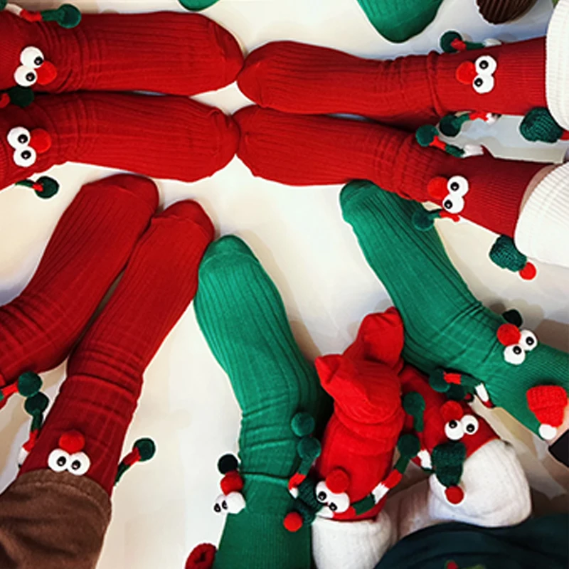 

Рождественские новые носки с 3D Санта-Клаусом и помпонами, варианты красного, зеленого цвета, эластичный комфортный костюм в рубчик для рождественской вечеринки, зимний костюм на открытом воздухе