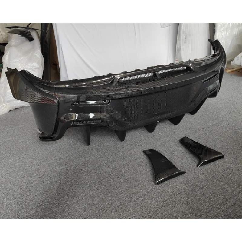 

Suitable for McLaren 570 570s 540 modified to 600LT, carbon fiber rear bumper body kit