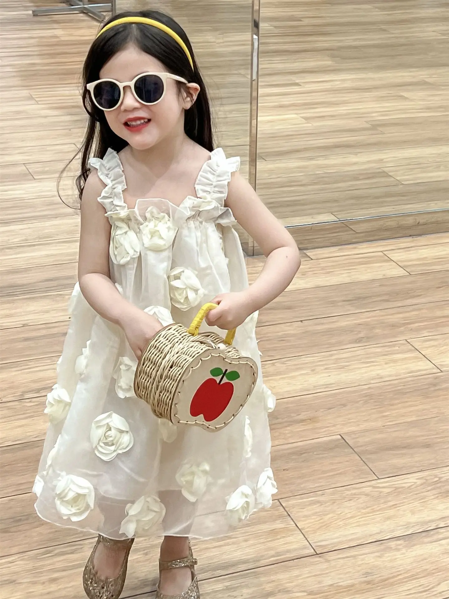 Korean Version of Childrens Clothing Summer Girl 2024 New Rose White High-end Sleeveless Princess Dress Trend