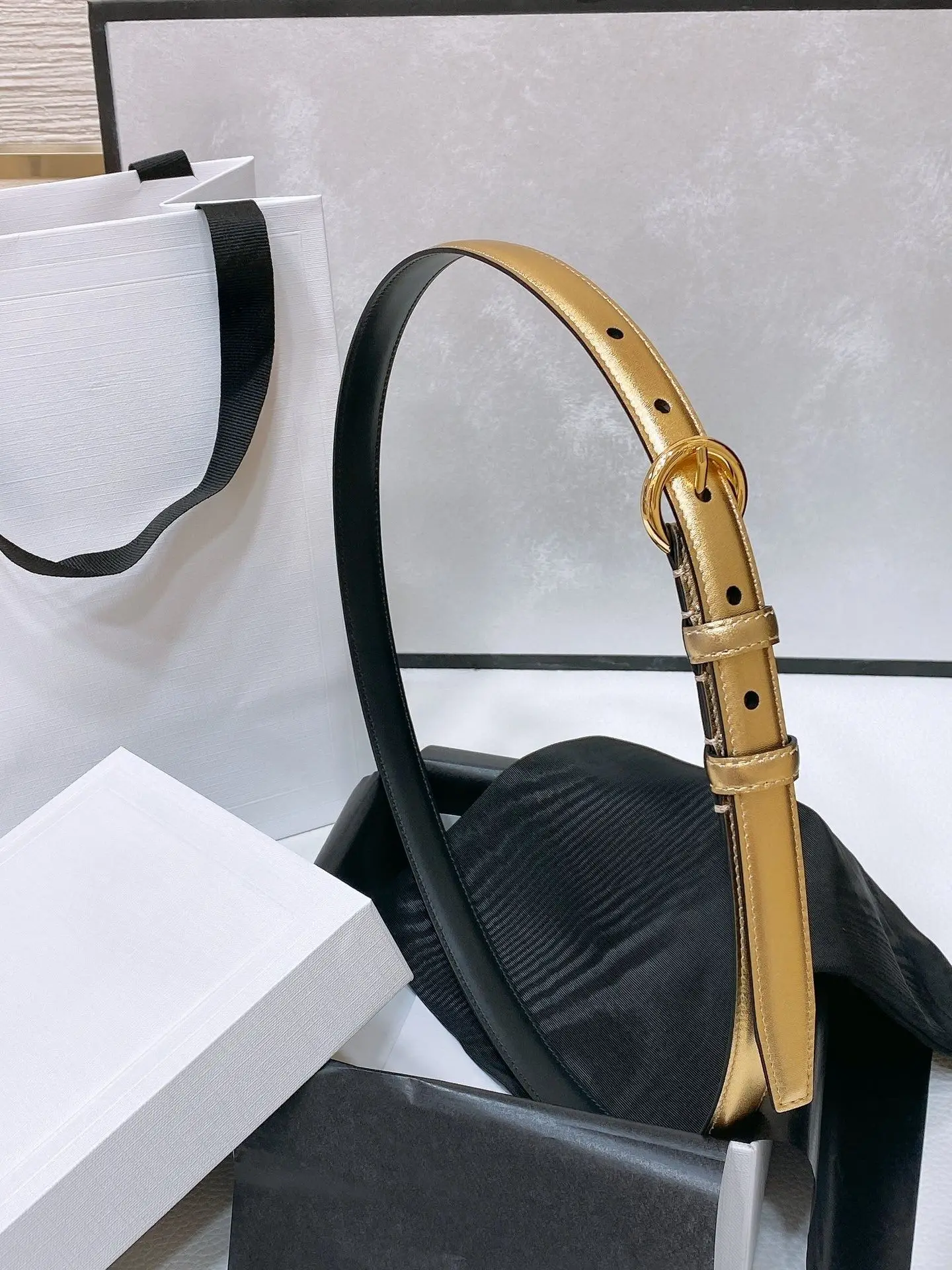 

Черный ремень с цилиндрической пряжкой из черного золота для мужчин, модный поясной ремень для джинсов, повседневная одежда