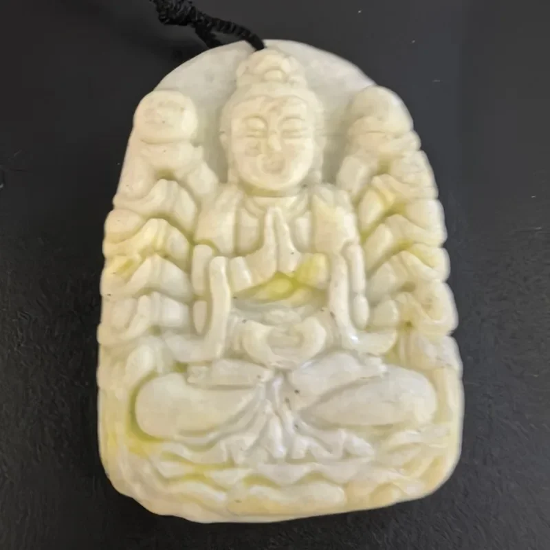Lantian Jade Thousand-Hand Guanyin Bodhisattva Amulet Pendant 316