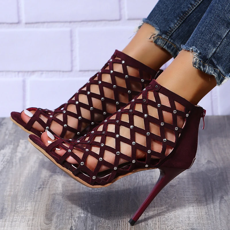 2024 Fishnet Sandals Ladies Summer Simplicity Hollow Rivet Stiletto Heel Shoes Party Sexy Rear Zipper Leaky Toe High Heel Shoes