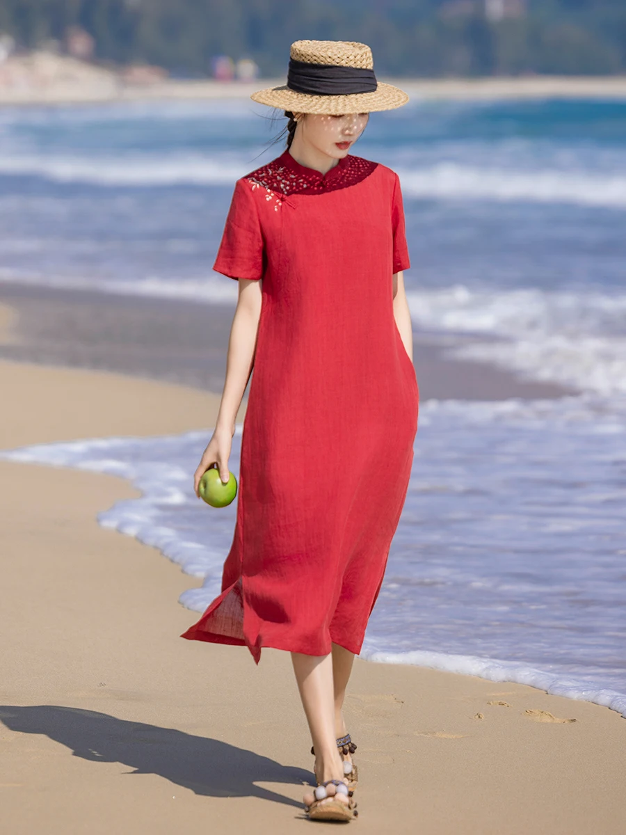 Abito da Sposa Cinese in Seta Rossa con Ricami e Bottoni, Nuovo Design Primavera-Estate