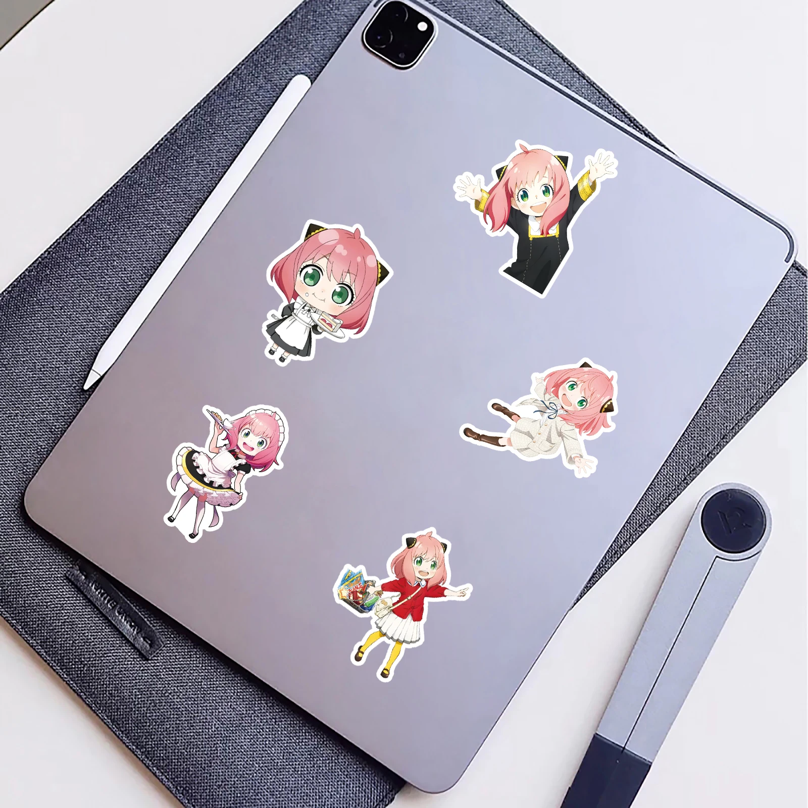 50 Uds. Lindo Miniso SPY X serie familiar dibujos animados lindo pegatina impermeable Skateboarding Retro pegatina para el hogar