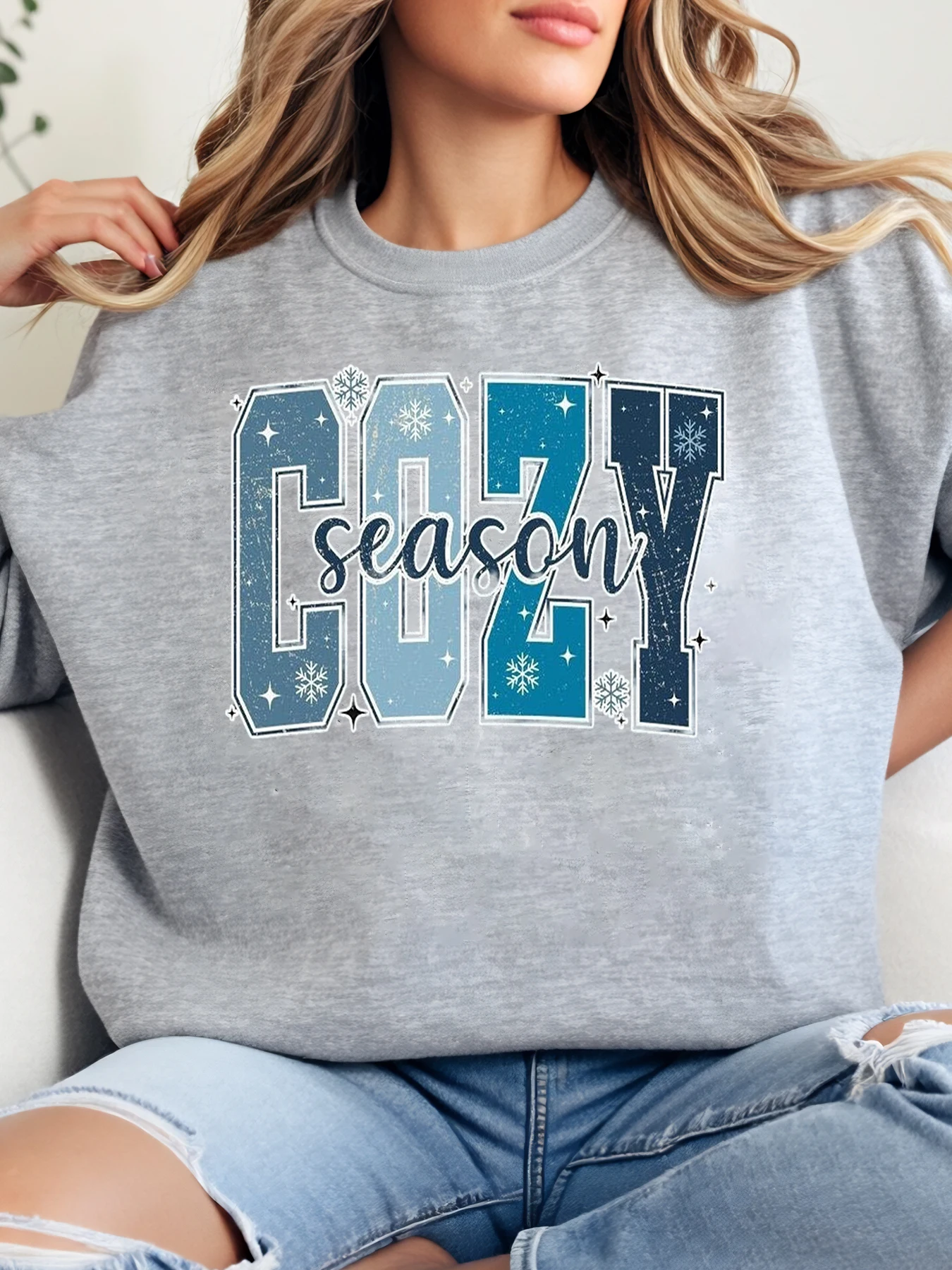 سويت شيرت مريح بطباعة ندفة الثلج بياقة دائرية، ملابس كاجوال نسائية للعطلات الشتوية مقاس كبير