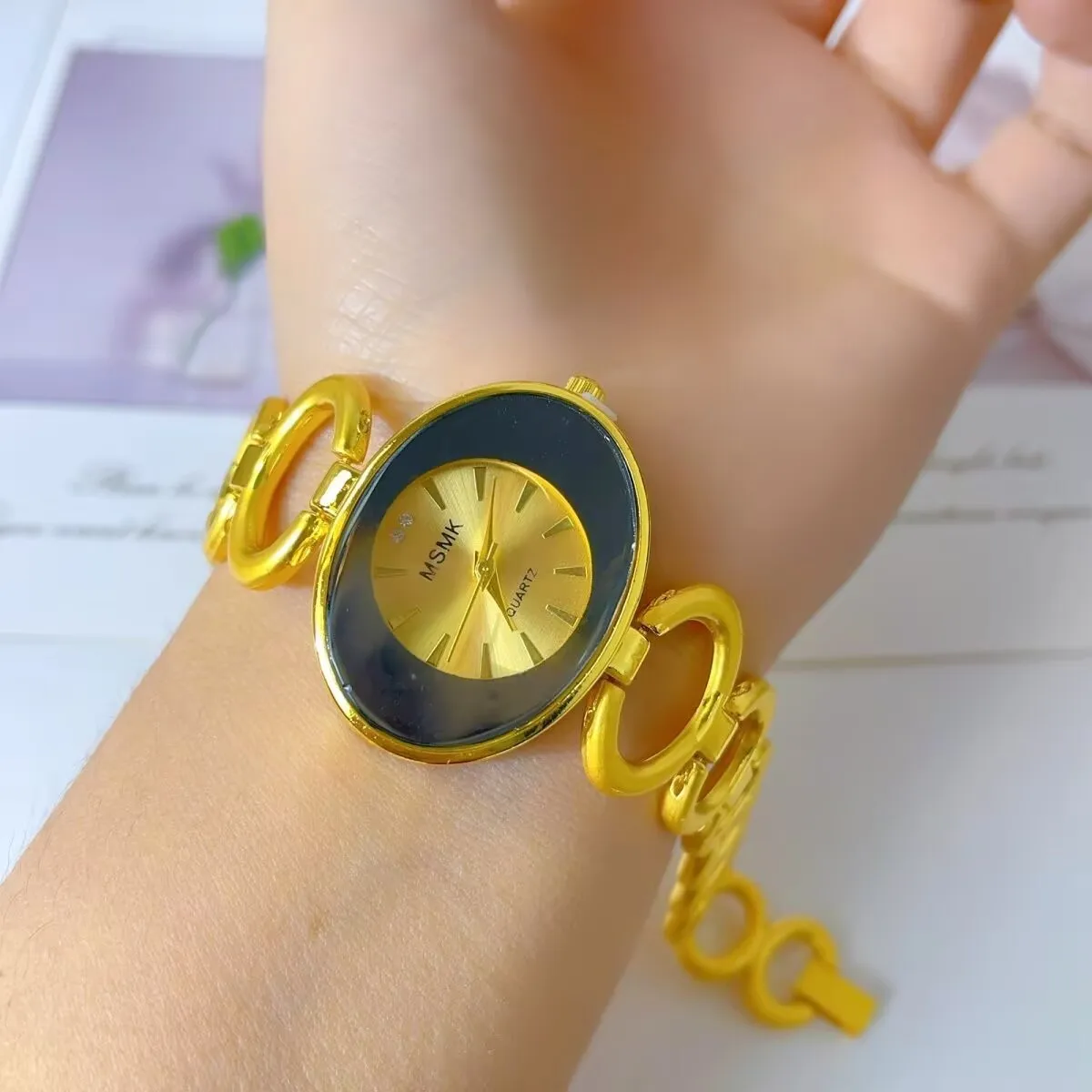 新しいアメリカン 24K ゴールドメッキ腕時計ウェディングパーティージュエリーギフト恋人のための YY10746