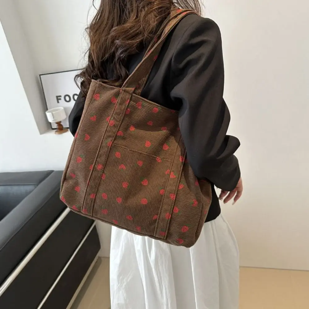 Bolso de mano de fresa de gran capacidad para mujer, bolso de hombro con estampado de estilo coreano, bolso de compras, bolso de mano de pana