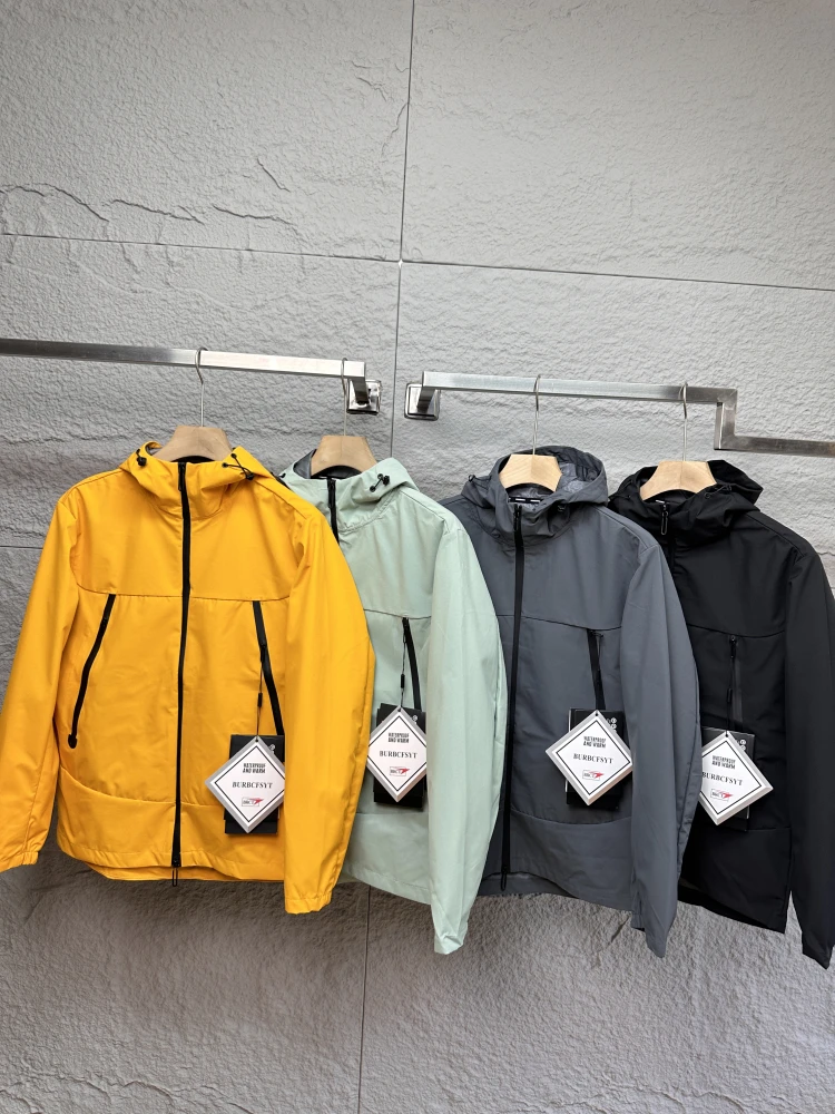 

Outdoor High-End Men's Windproof Water-Resistant Breathable Fce Hooded Jaet Climbing Suit Trendy Polyester Fiber Long Sl...