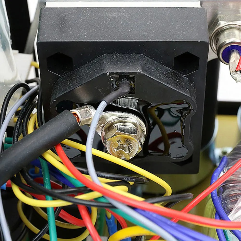 용접 총이있는 커패시터 에너지 저장 스터드 용접기 내부의 220V 350W 공기 덕트 절연 네일 용접기
