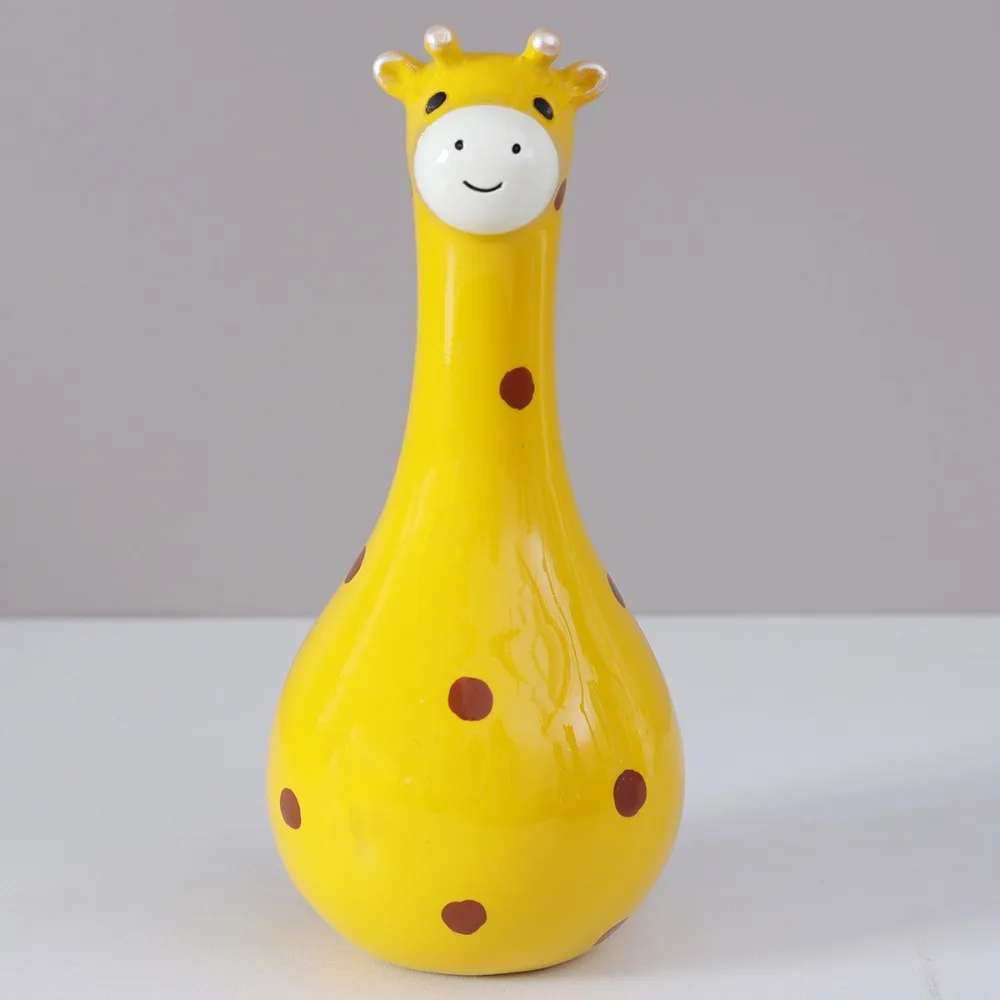 Hand Painted Cartoon Giraffe Resin Vase Lifelike Giraffe Ornament Polka Dot Giraffe Bud Vase Novelty Fade-Resistant