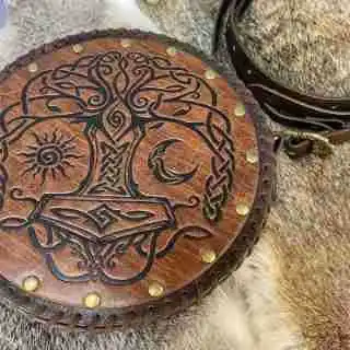 กระเป๋าสะพายไหล่หนังสไตล์ยุคกลาง กระเป๋าข้างแบบนูน  กระเป๋าเก็บของ  อุปกรณ์เสริมชุดยุคกลาง สำหรับผู้หญิงและผู้ชาย