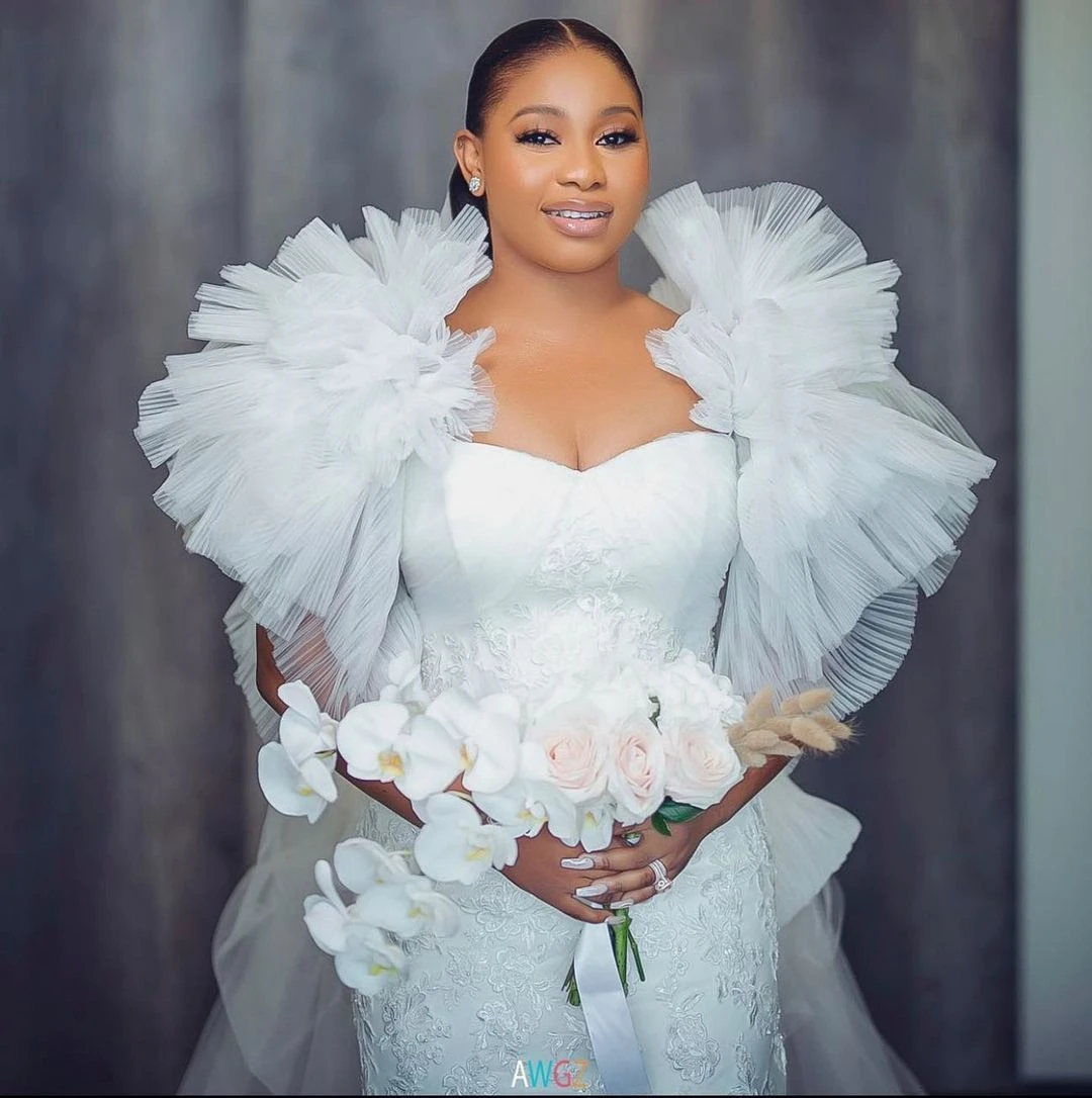 White Lace Appliques Mermaid Wedding Dresses Pretty Puffy Tulle Cloak Africa Bridal Dress Half Pleated Tulle Sleeves Aso Ebi Bri