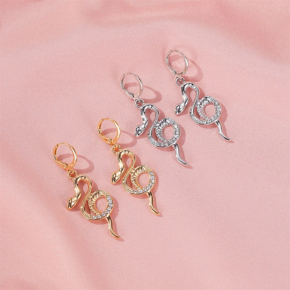 

2024 New Product Exquisite Shining Snake Shaped Earrings Fashionable Elegant Charming Internet Famous Earrings Jewelry Gifts