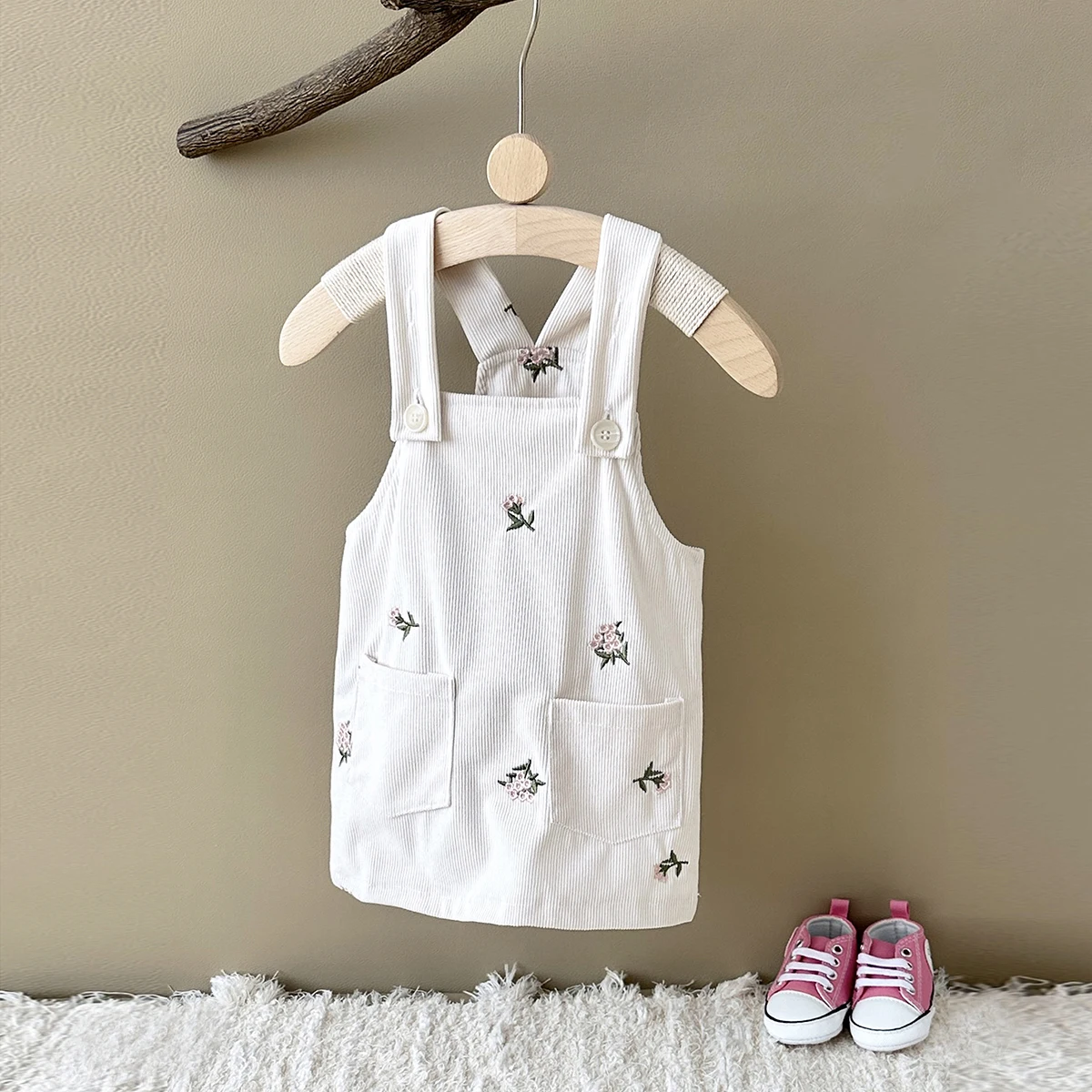 Ins Girls Strap Dress Infant Baby Clothes Version Suspender Dress Summer Flowers Embroidery Sleeveless A-line Infant Dresses