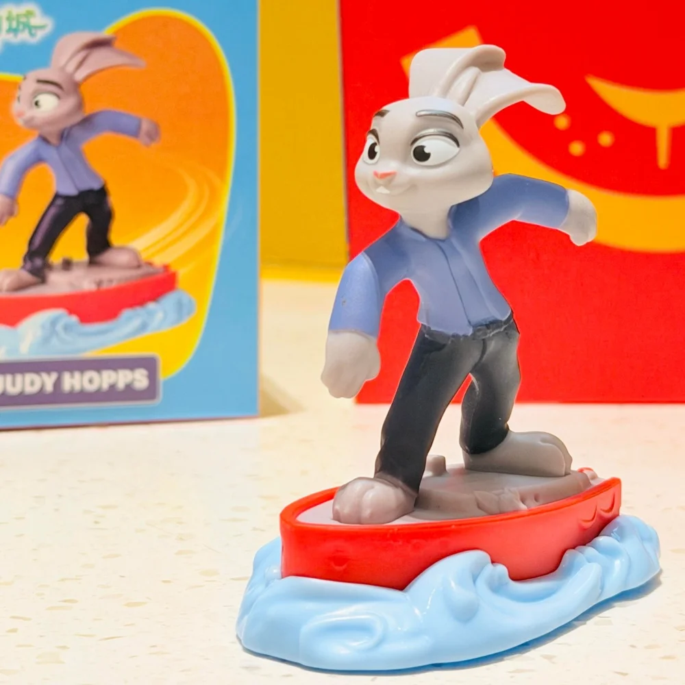 2025 زوتوبيا 2 ماكدونالدز ألعاب الوجبات السعيدة نيك جودي فلاش غاري نيبلز باوبرت الشكل تحصيل لعبة سطح المكتب الديكور الهدايا #3