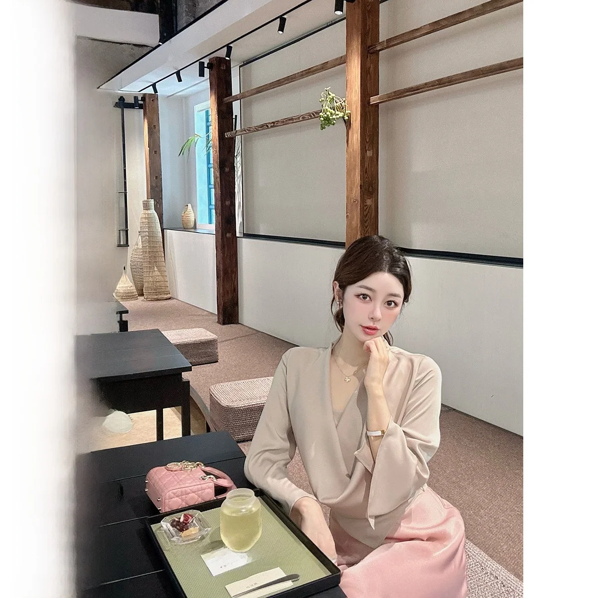 

Комплект из двух предметов: топ-жилет CCZEE Champagne Paris из атласа с регулируемыми бретелями и свободный длинный рукавный жилет-топ с V-образным вырезом для женщин, для повседневной носки