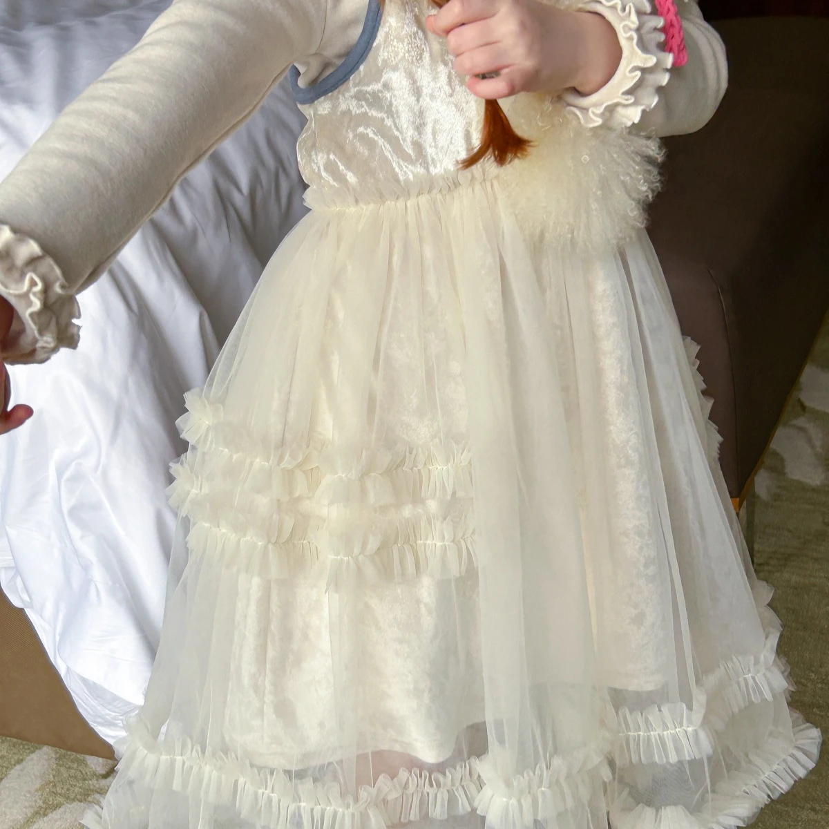 

Girls Skirt 2025 Autumn and Winter New Childrens Wear Girls Baby Sweet and Fashionable Velvet Halter Stitching Lace Gauze Skirt