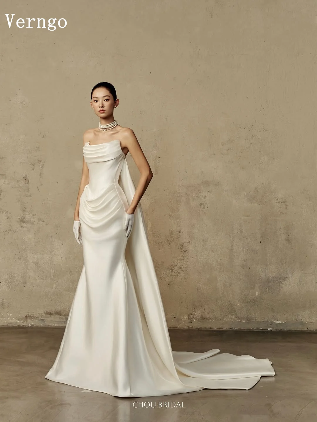 Verngo エレガントなサテンストラップレスマーメイドウェディングドレス手袋スイープトレインブライダルガウン女性ウエディングドレスカスタマイズ