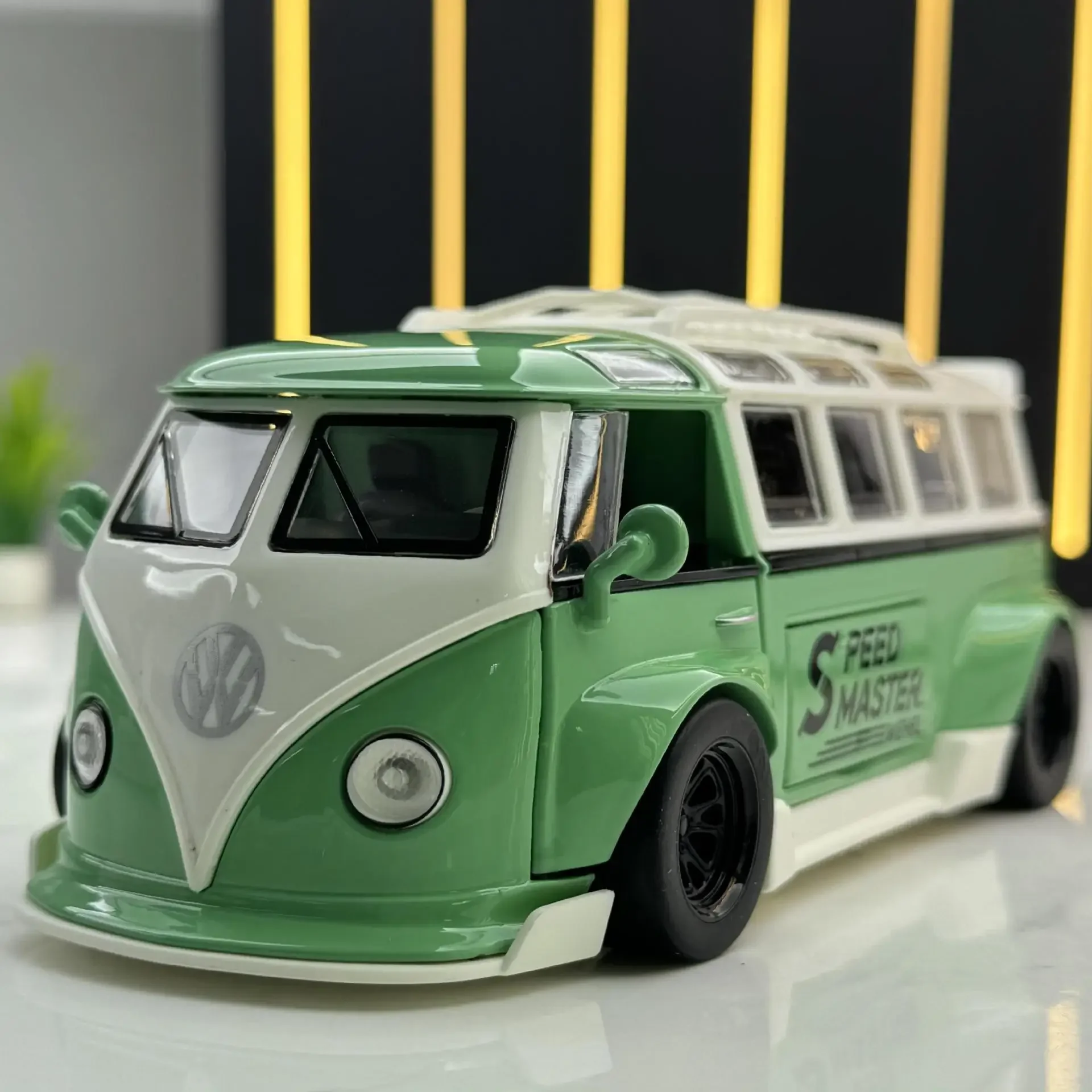 

1:32 Volkswagen T1 SAMBA Bus Simulation Model with Sound Light Diecast Alloy Toy Vehicle Children Boy Car Gift Collective A901