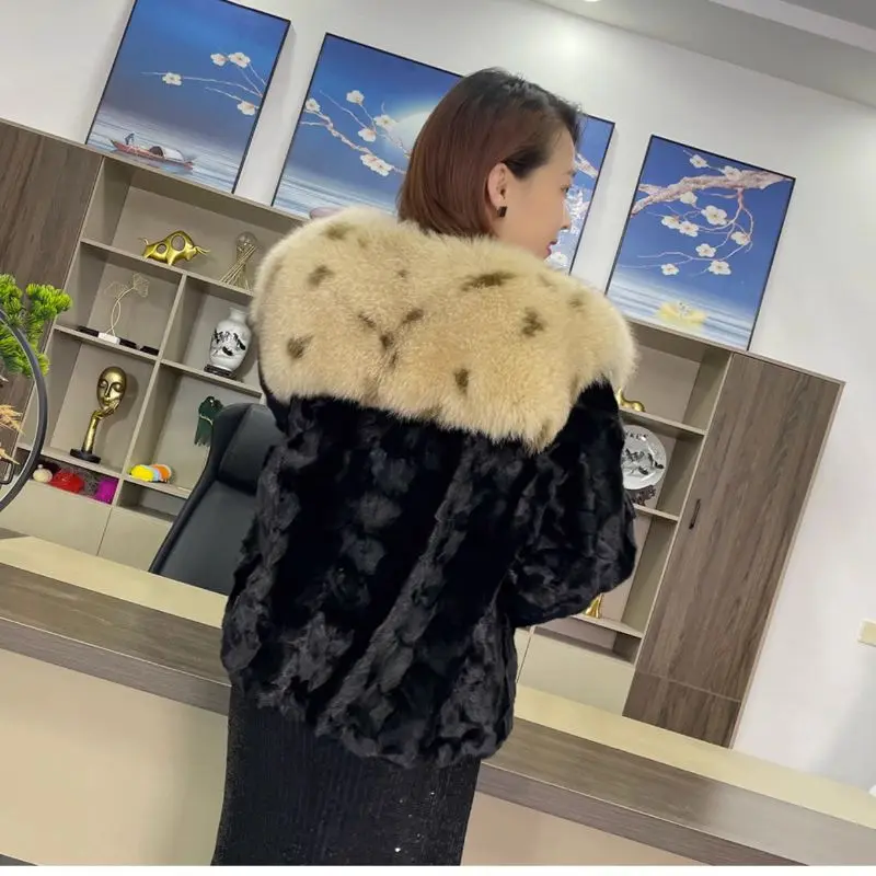 Hot Sale 2024 Winter New Fashion Slim Short Full Skin Haining Fur Women's True Mink Spliced Fox Hair Collar