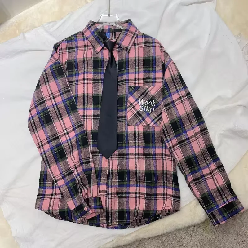 DAYIFUN 여성 핑크 체크 무늬 셔츠 미국 올 시즌 레터 포켓 긴 소매 의류 옷깃 칼라 캐주얼 다목적 탑