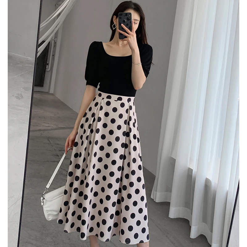 

2022 Summer New Suit Skirt Retro Fashion Temperament Goddess Fan Bo Dot Skirt Square Collar Black Top Temperament Two-piece Suit