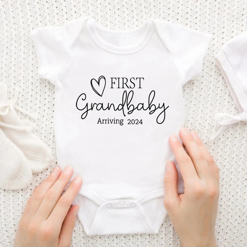 First Grandbaby 2024 Printed Announcement Newborn Baby Bodysuits Funny Boy Girl Short Sleeve Jumpsuit Gift for New Grandparents