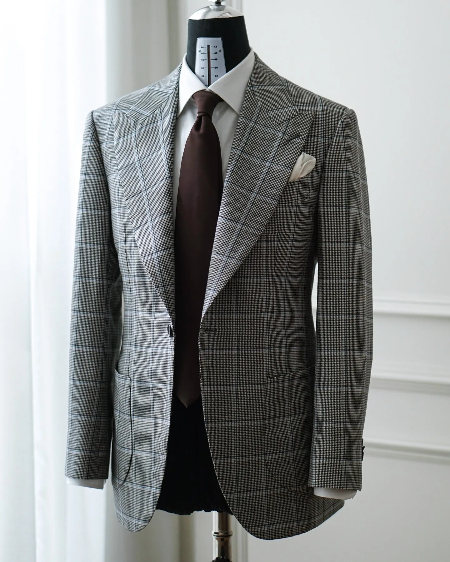 الترفيه معطف الزفاف للرجال بلغت ذروتها التلبيب منقوشة واحدة الصدر معطف الأعمال السترة السراويل 2 قطعة مخصص ملابس العريس