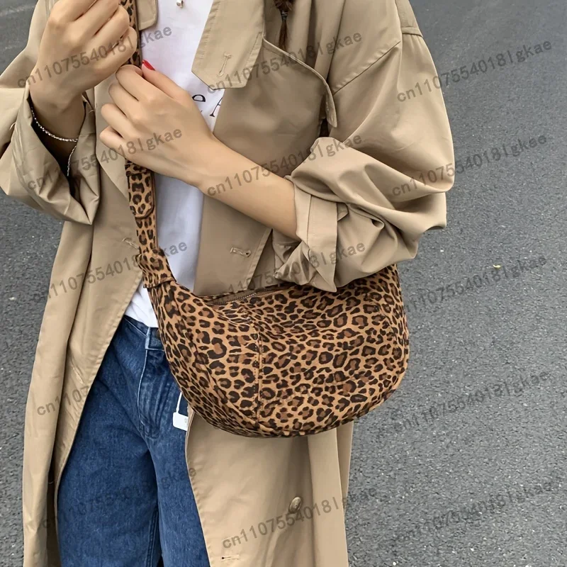 Women's Crossbody Bag Vintage Horn Bag for Women Autumn Winter Simple New Trend Korean Style Dumpling Bag Versatile Crossbody Ba