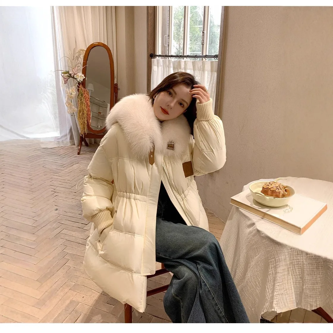 Nuovo piumino da donna con collo in pelliccia di volpe Trench in vita Cappotto invernale in piuma d'anatra bianca