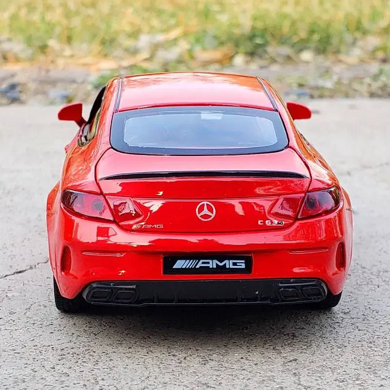 1:32 Mercedes Benz C63S High Simulation Diecast Metal Alloy Model car Sound Light Pull Back Collection Kids Toy Gifts A55