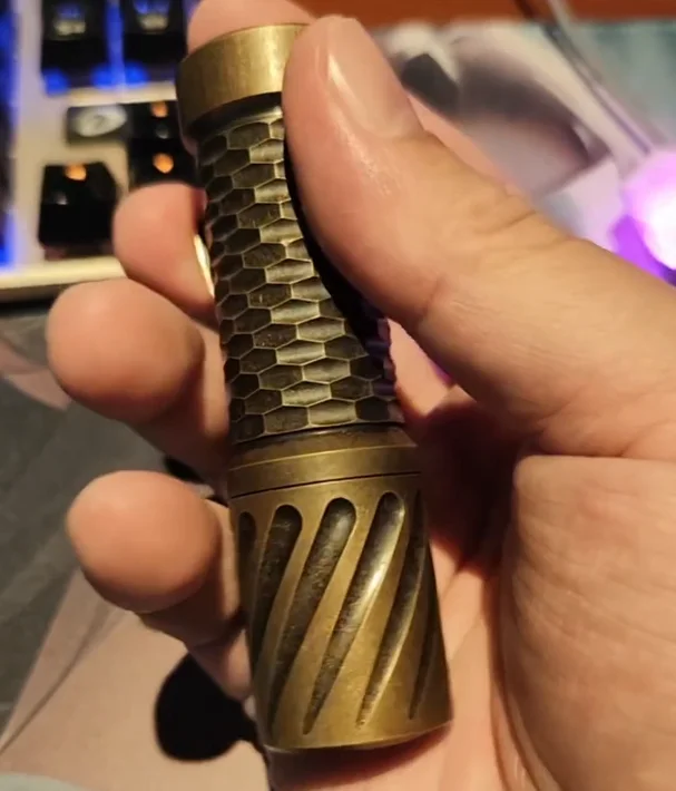 Gebrauchte EDC Elemental Drago – Outdoor Lighting Brass Bewertung und Preis