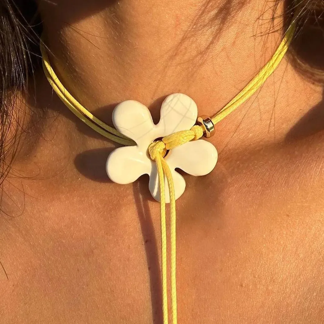 2024 Fashion Ceramic Large Flower Simple Adjustable Rope Necklace for Women Neck Chain Irregular Enamel Flower Pendant Necklace