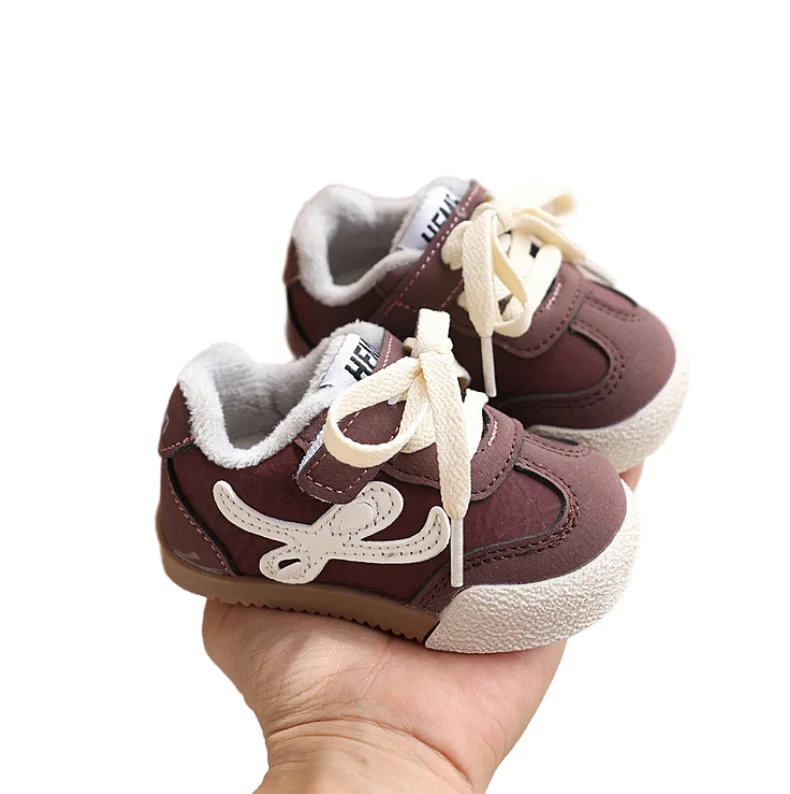 

Wine red baby velvet walking shoes winter new girls' leather warm sports shoes boys' soft sole non slip casual shoes