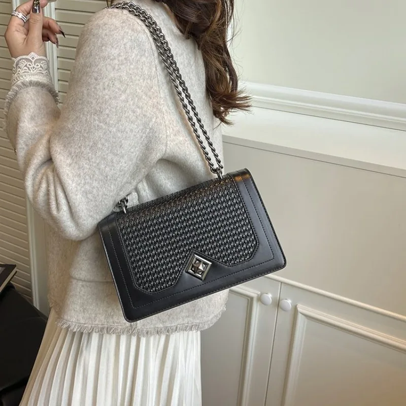 

Рюкзак с принтом под змеиную кожу для женщин, новая минималистичная сумка через плечо 2026 года, винтажная сумка на одной лямке, модная сумка-кроссбоди