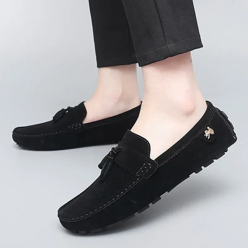 Men\'s Casual Shoes Loafers Cleat women Metal Trim Adulto Driving Moccasin Soft Comfortable Female Shoes Red Fringe Boat Shoes