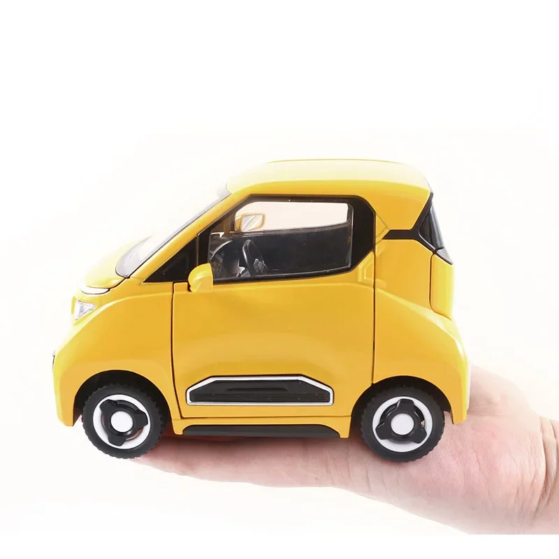 Wuling Nano EV Die-Cast Metal Replica,Simulate Alloy Car Model, Collection Display,Adults Gift,Sound Light Function, 1: 18