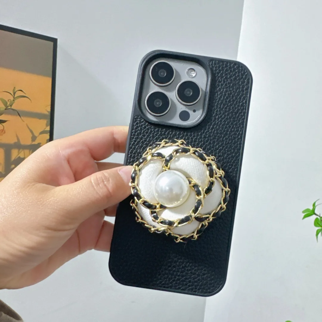 

Роскошный модный кожаный чехол с 3D тканой цепочкой и камелией для iPhone 16, 15, 14, чехол для телефона 13, 12, 11 Pro MAX, жесткий противоударный чехол на заднюю панель