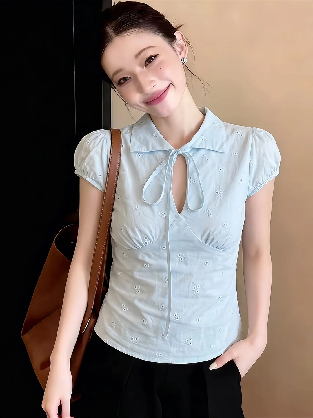 

Sweet Korean Style Short Sleeve Shirt Bow Tie Slimming Commute Top Summer Design Sense College Style Fashionable Women's Blouse