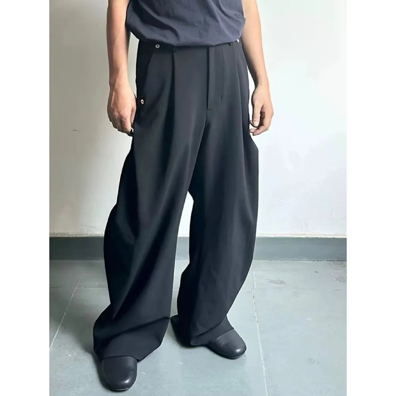 

Cleanfit повседневные прямые брюки для поездок на работу, свободные 3D пошивные брюки с заклепками, мужские модные широкие брюки