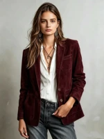 Élégante veste en daim marron pour femmes, vêtement d'extérieur tendance d'automne avec poches et boutons pour dames. 4