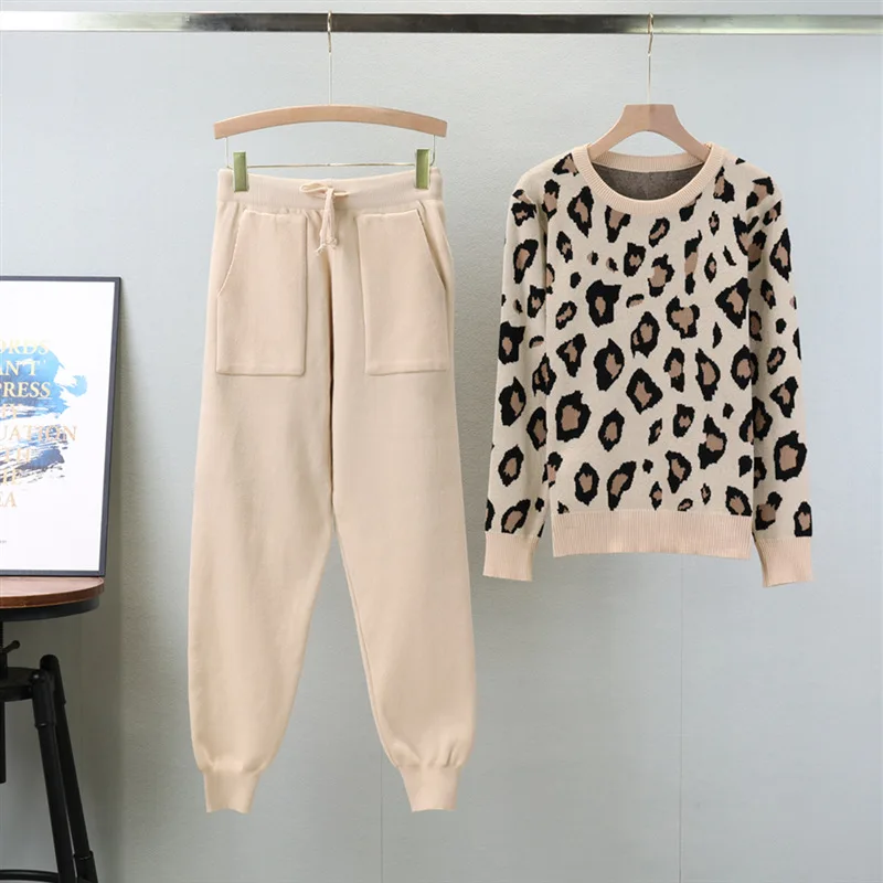 

2025 New Western-style Anti-aging Suit, Knitted Leopard Print Top, Slim Pants, Fashionable Sweater Two-piece Set for Women's Wh6