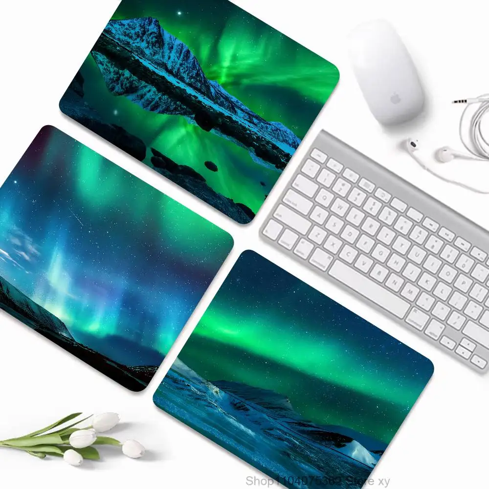 Aurora Mousepad Small LockEdge Mouse Pad For Gamers Computer Desk Pad Rectangular Anti-slip Rubber